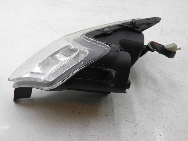 photo de FRONT LEFT TURN SIGNAL  SYM GTS 125 (2005 - 2008) - Technical close-up