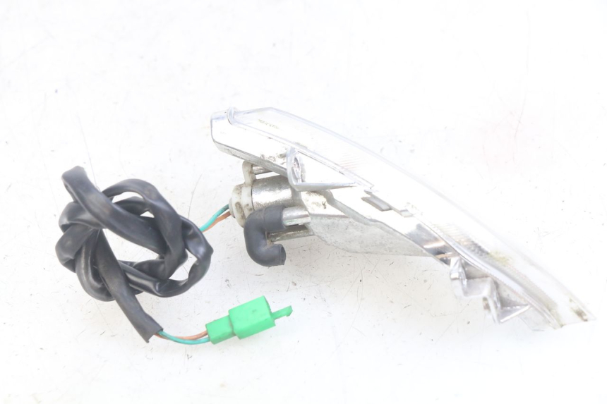 photo de LEFT FRONT TURN SIGNAL PEUGEOT TWEET 4T 50 (2018 - 2022) - Surface and material condition