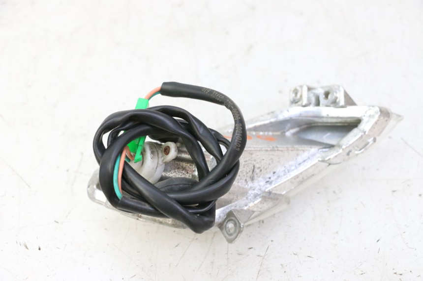 photo de FRONT LEFT TURN SIGNAL PEUGEOT TWEET PRO CARGO 50 (2018 - 2022) - Fixing points details