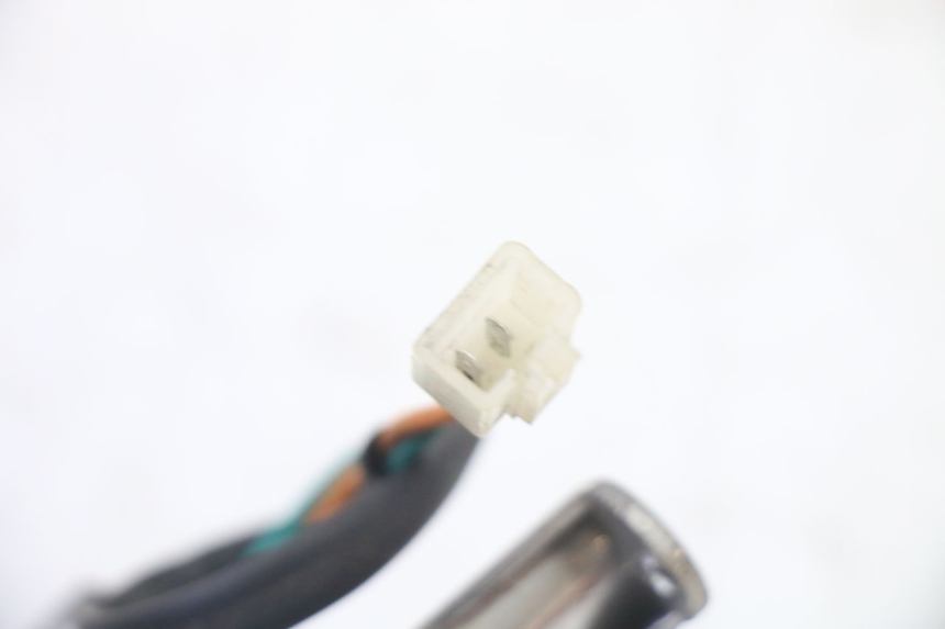 photo de LEFT FRONT TURN SIGNAL PEUGEOT V-CLIC VCLIC 50 (2007 - 2013) - Technical close-up