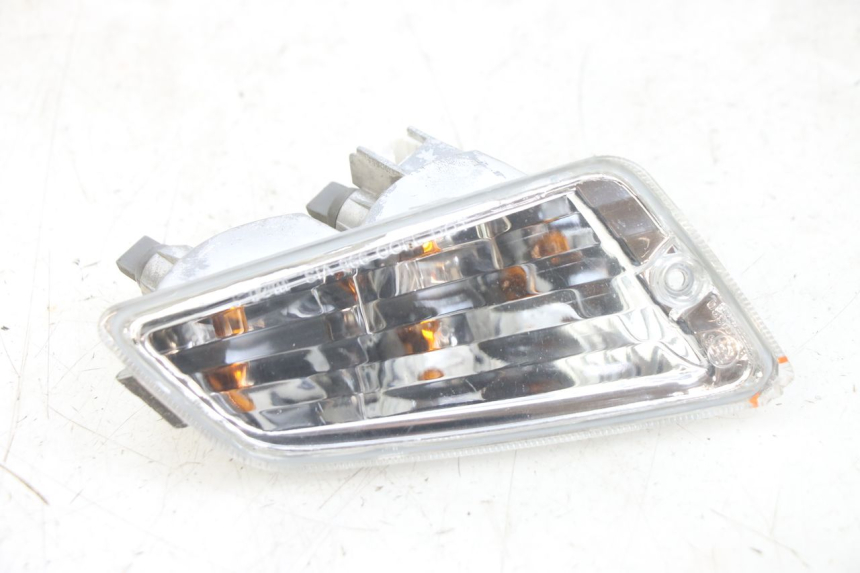 photo de LEFT FRONT TURN SIGNAL PIAGGIO VESPA GTS SUPER IE 125 (2009 - 2016) - Main view