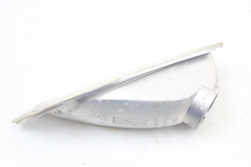 photo de LEFT FRONT TURN SIGNAL PIAGGIO VESPA LX 125 (2005 - 2010) - Alternative perspective