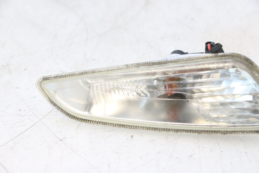 photo de LEFT FRONT TURN SIGNAL PIAGGIO VESPA PRIMAVERA 2T 50 (2013 - 2018) - Alternative perspective