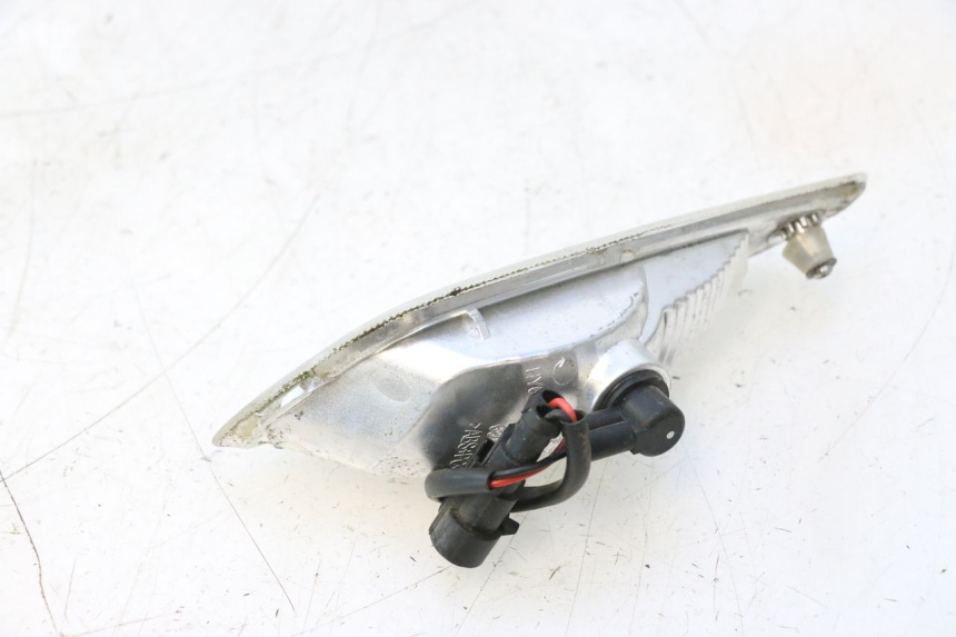 photo de LEFT FRONT TURN SIGNAL PIAGGIO VESPA PRIMAVERA 2T 50 (2013 - 2018) - Technical close-up