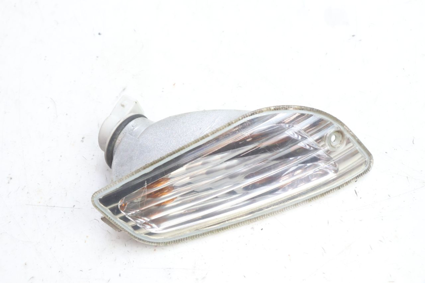 photo de LEFT FRONT TURN SIGNAL PIAGGIO VESPA S 2T 50 (2007 - 2014) - Zoom on usage condition