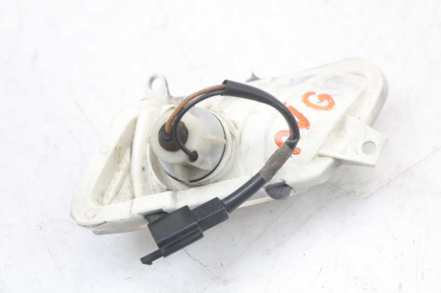 photo de LEFT FRONT TURN SIGNAL YAMAHA X-MAX XMAX 250 (2006 - 2009) - Alternative perspective