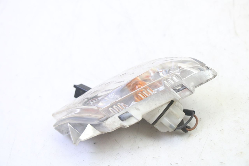 photo de LEFT FRONT TURN SIGNAL YAMAHA X-MAX XMAX 250 (2006 - 2009) - Zoom on usage condition
