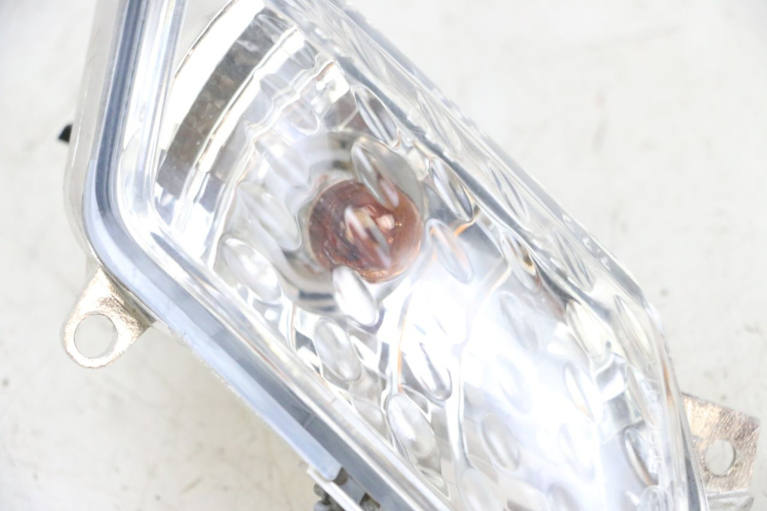 photo de LEFT FRONT TURN SIGNAL YAMAHA XMAX X-MAX 125 (2006 - 2009) - Fixing points details