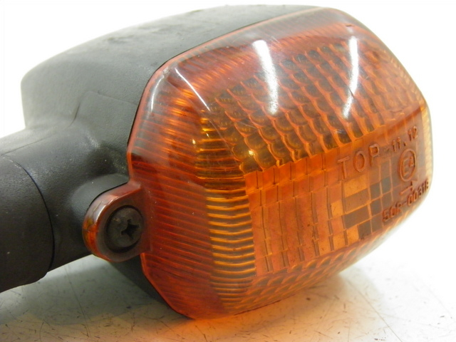 photo de FRONT LEFT TURN SIGNAL  YAMAHA FZS FAZER 1000 (2003 - 2005) - Technical close-up