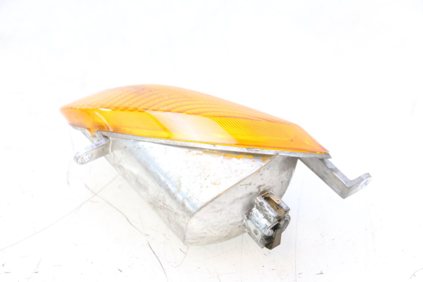 photo de FRONT LEFT TURN SIGNAL YAMAHA YP MAJESTY 125 (1998 - 2001) - Zoom on usage condition
