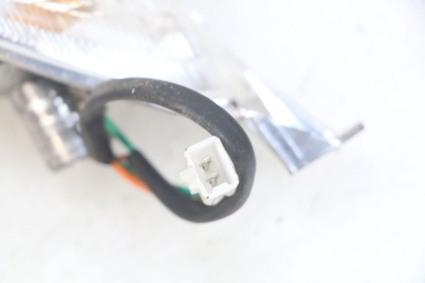 photo de LEFT FRONT TURN SIGNAL UNIVERSAL BIKE ZN50QT-11B 50 (2018 - 2021) - Zoom on usage condition