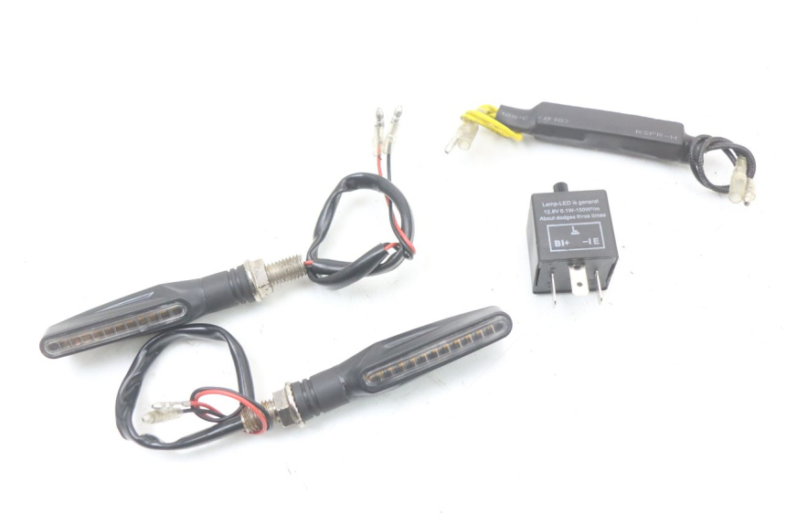 photo de FRONT TURN SIGNAL HYOSUNG GTR 125 (2006 - 2008) - Main view