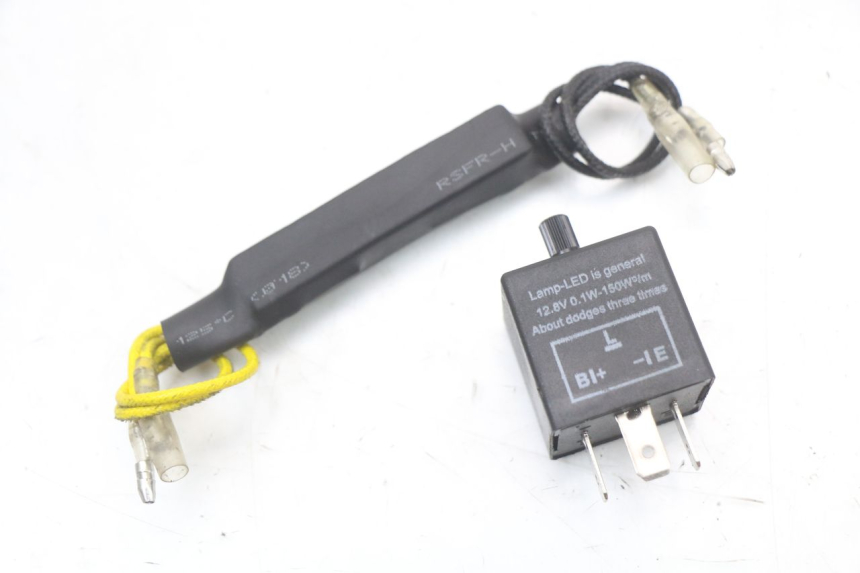 photo de FRONT TURN SIGNAL HYOSUNG GTR 125 (2006 - 2008) - Technical close-up