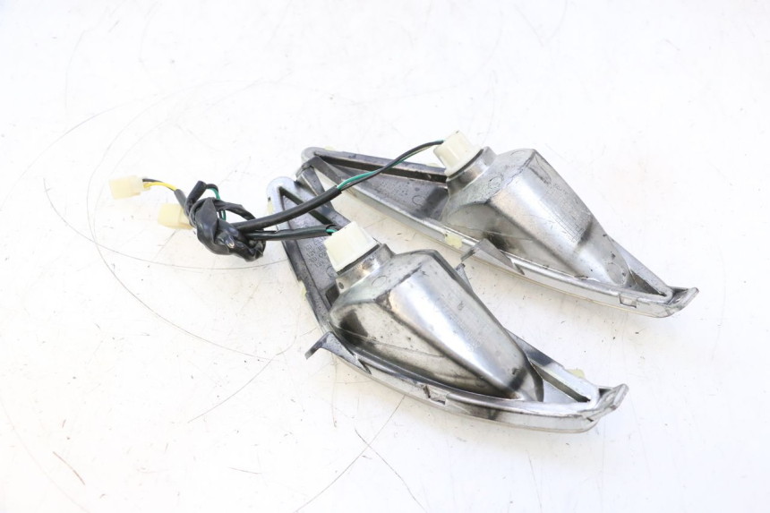 photo de FRONT TURN SIGNAL RIDE JUMP 2T 50 (2012 - 2017) - Surface and material condition