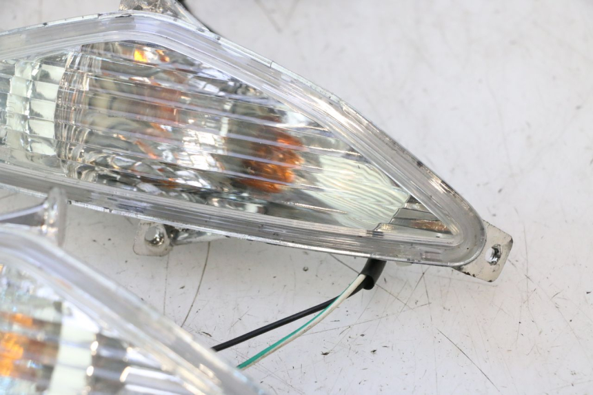 photo de FRONT TURN SIGNAL RIDE JUMP 2T 50 (2012 - 2017) - Surface and material condition