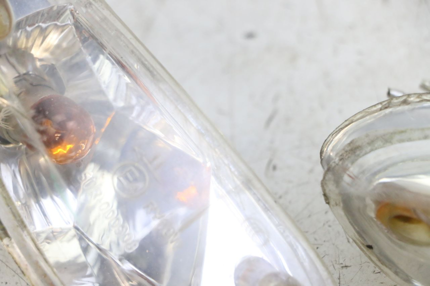 photo de FRONT TURN SIGNAL KYMCO AGILITY 4T 50 (2018 - 2022) - Technical close-up