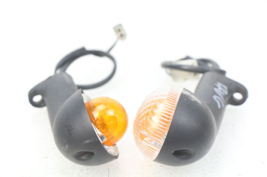 photo de FRONT TURN SIGNAL PEUGEOT LUDIX 50 (2008 - 2017) - Technical close-up