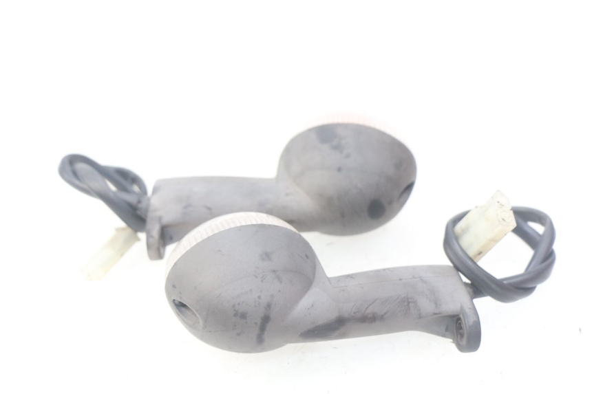 photo de FRONT TURN SIGNAL PEUGEOT LUDIX 50 (2008 - 2017) - Zoom on usage condition