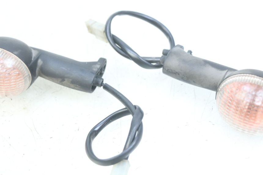 photo de FRONT TURN SIGNAL PEUGEOT LUDIX 50 (2008 - 2017) - Additional view of the item