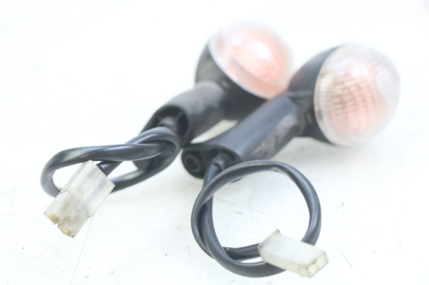 photo de FRONT TURN SIGNAL PEUGEOT LUDIX 50 (2008 - 2017) - Alternative perspective