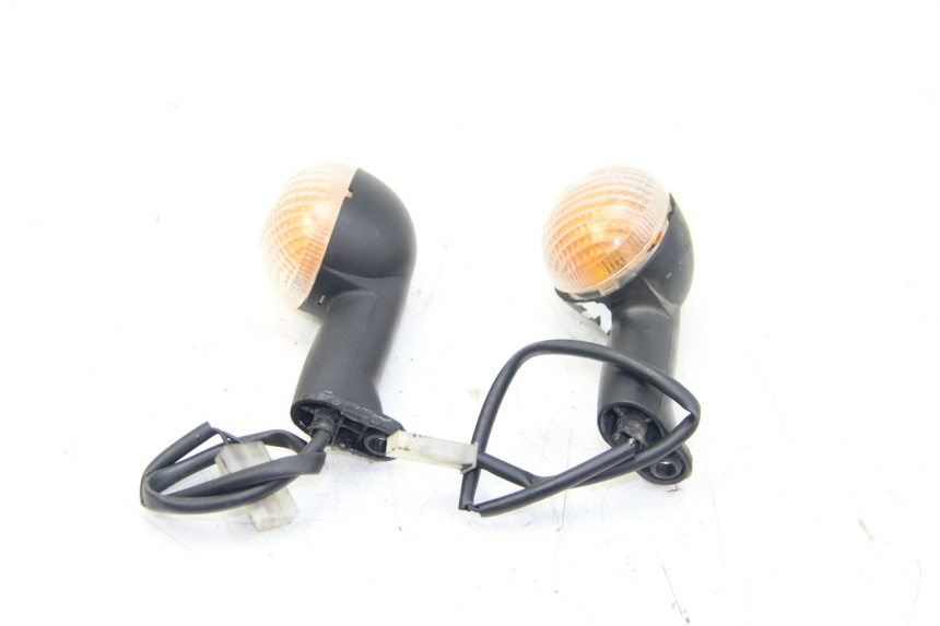 photo de FRONT TURN SIGNAL PEUGEOT LUDIX 50 (2008 - 2017) - Zoom on usage condition