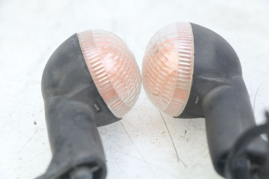 photo de FRONT TURN SIGNAL PEUGEOT LUDIX 50 (2005 - 2007) - Zoom on usage condition