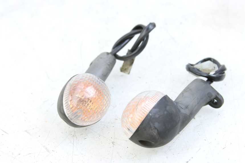 photo de FRONT TURN SIGNAL PEUGEOT LUDIX 50 (2005 - 2007) - Alternative perspective