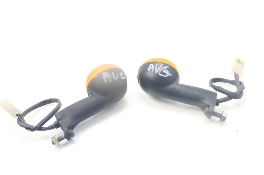 photo de FRONT TURN SIGNAL PEUGEOT LUDIX SNAKE 2T 50 (2004 - 2014) - Technical close-up