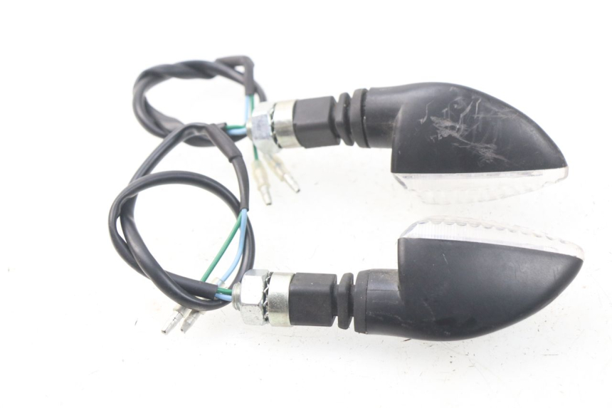 photo de FRONT TURN SIGNAL PEUGEOT METROPOLIS 400 (2017 - 2020) - Alternative perspective