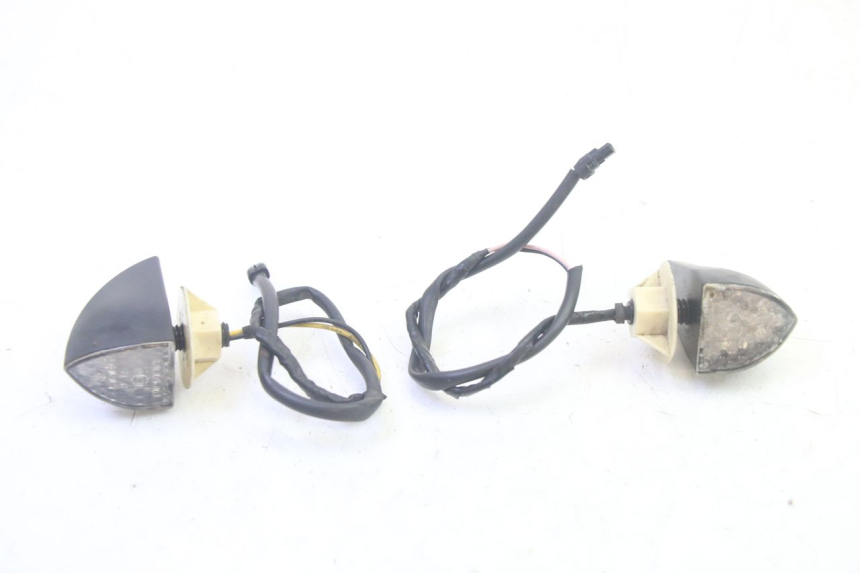 photo de FRONT TURN SIGNAL PIAGGIO MP3 RL 250 (2006 - 2010) - Main view