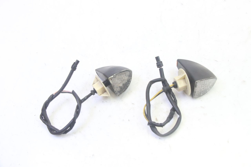 photo de FRONT TURN SIGNAL PIAGGIO MP3 RL 250 (2006 - 2010) - Component detail