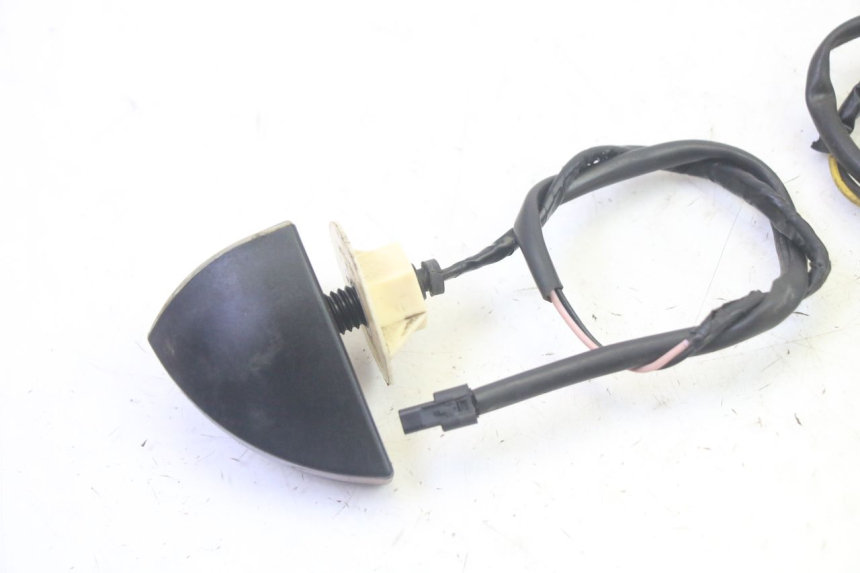 photo de FRONT TURN SIGNAL PIAGGIO MP3 RL 250 (2006 - 2010) - Product overview