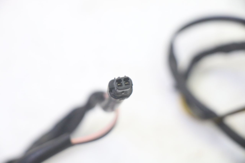 photo de FRONT TURN SIGNAL PIAGGIO MP3 RL 250 (2006 - 2010) - Surface and material condition