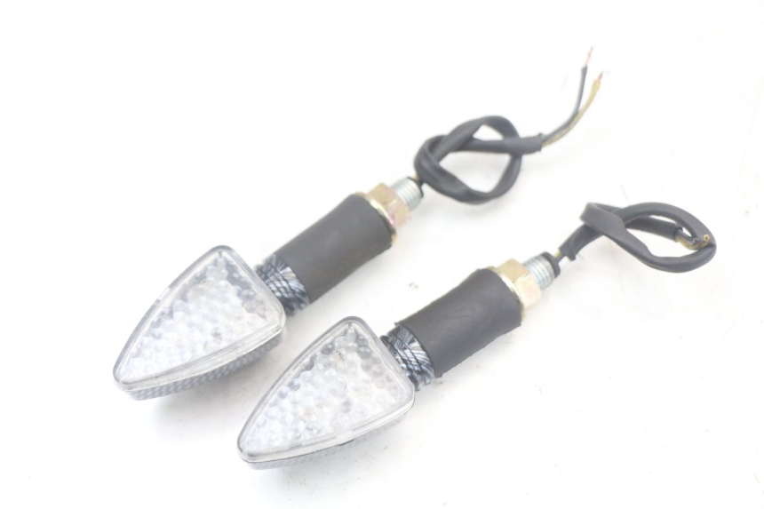 photo de FRONT TURN SIGNAL HONDA NTV DEAUVILLE 650 (1998 - 2001) - Component detail