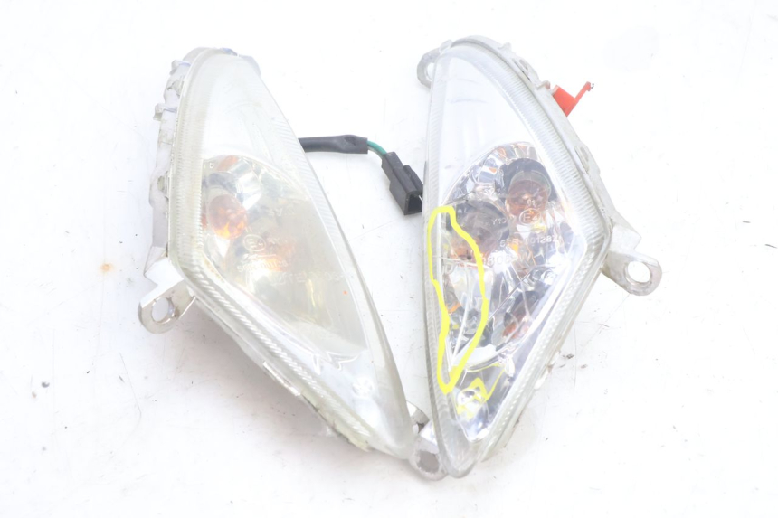 photo de FRONT TURN SIGNAL SYM ORBIT 2 4T 50 (2008 - 2017) - Main view