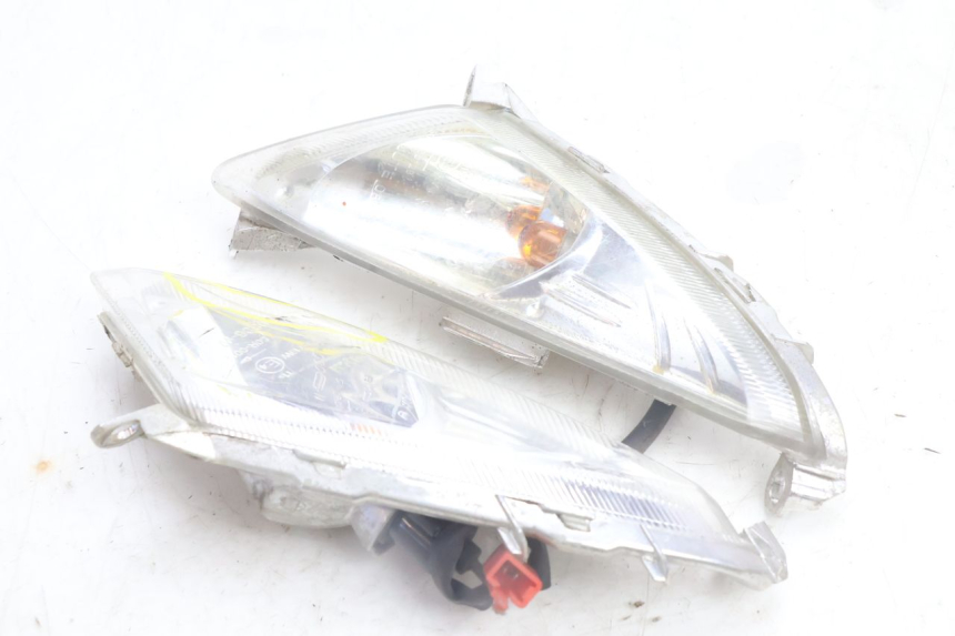 photo de FRONT TURN SIGNAL SYM ORBIT 2 4T 50 (2008 - 2017) - Component detail