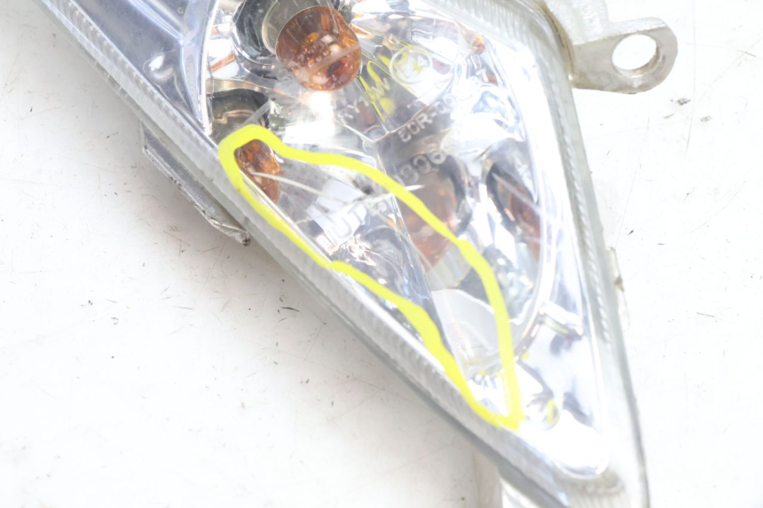 photo de FRONT TURN SIGNAL SYM ORBIT 2 4T 50 (2008 - 2017) - Alternative perspective
