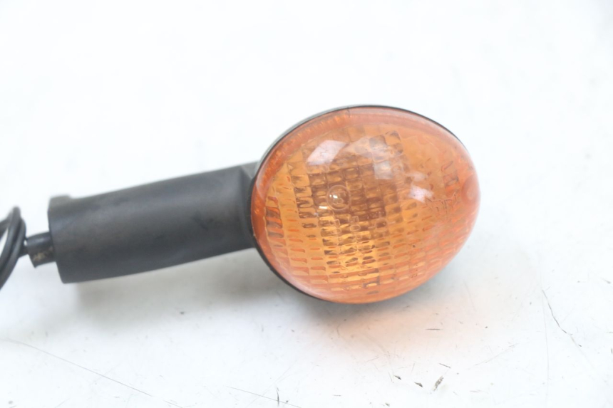 photo de FRONT TURN SIGNAL PEUGEOT LUDIX 50 (2005 - 2007) - Fixing points details