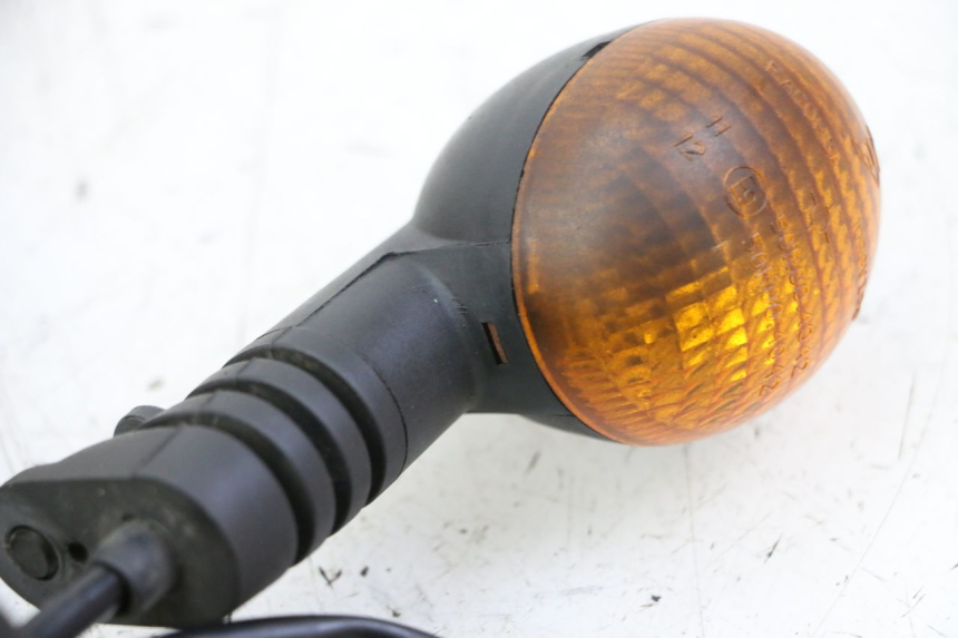 photo de FRONT TURN SIGNAL PEUGEOT LUDIX 50 (2008 - 2017) - Distinctive features