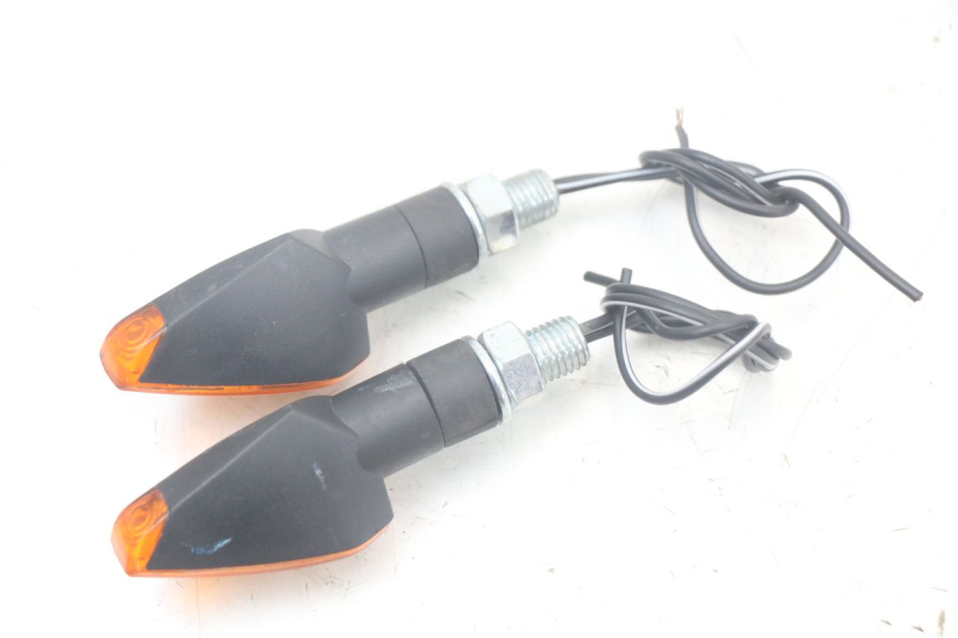 photo de FRONT TURN SIGNAL DERBI SENDA SM X-TREME 50 (2006 - 2010) - Markings and original references