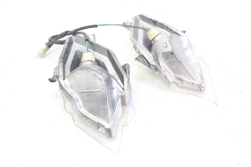 photo de FRONT TURN SIGNAL RAZZO STEED 125 (2012 - 2018) - Alternative perspective