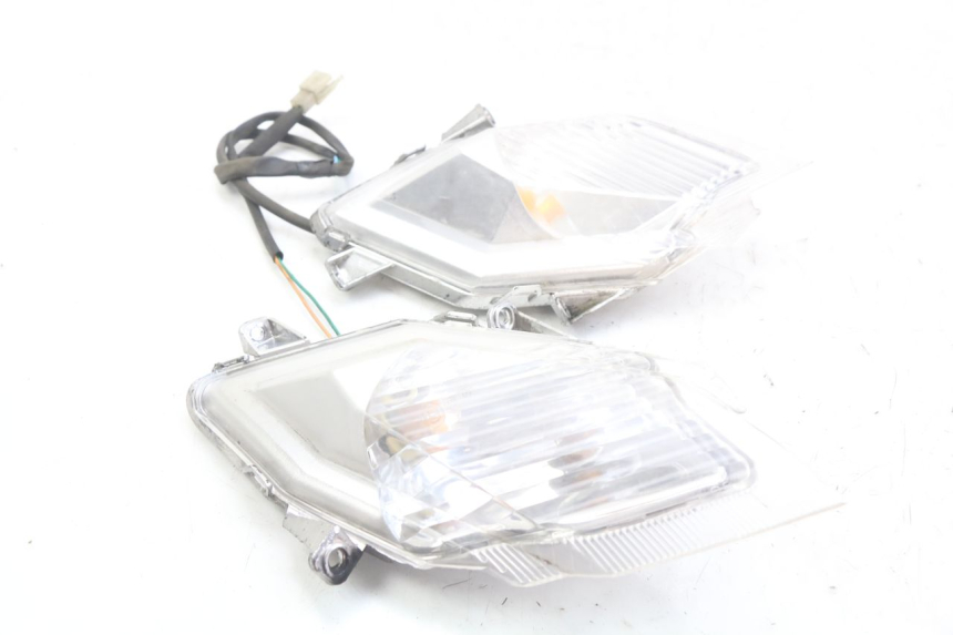 photo de FRONT TURN SIGNAL RAZZO STEED 125 (2012 - 2018) - Technical close-up