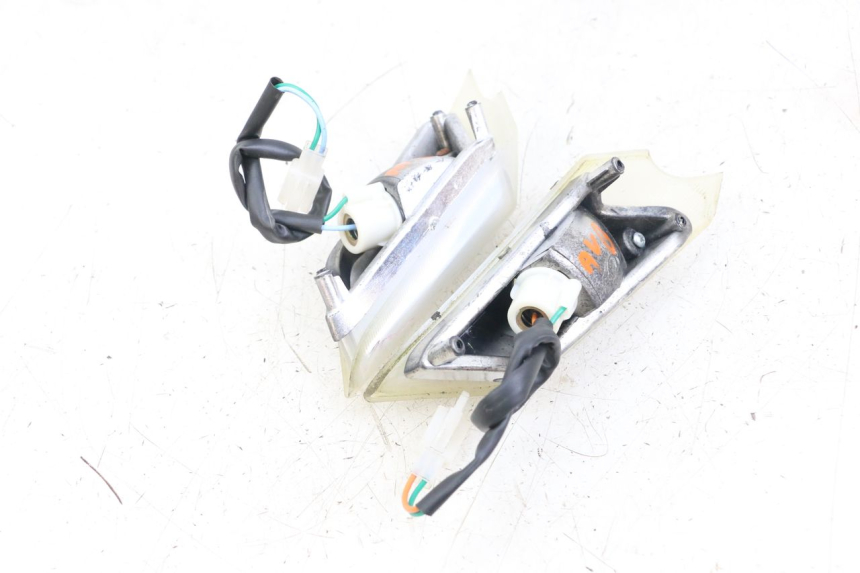 photo de Front turn signal VASTRO STREET X 4T 50 (2016 - 2021) - Alternative perspective