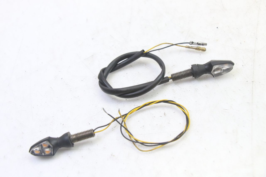 photo de FRONT TURN SIGNAL SUZUKI SV S 650 (2003 - 2009) - Main view