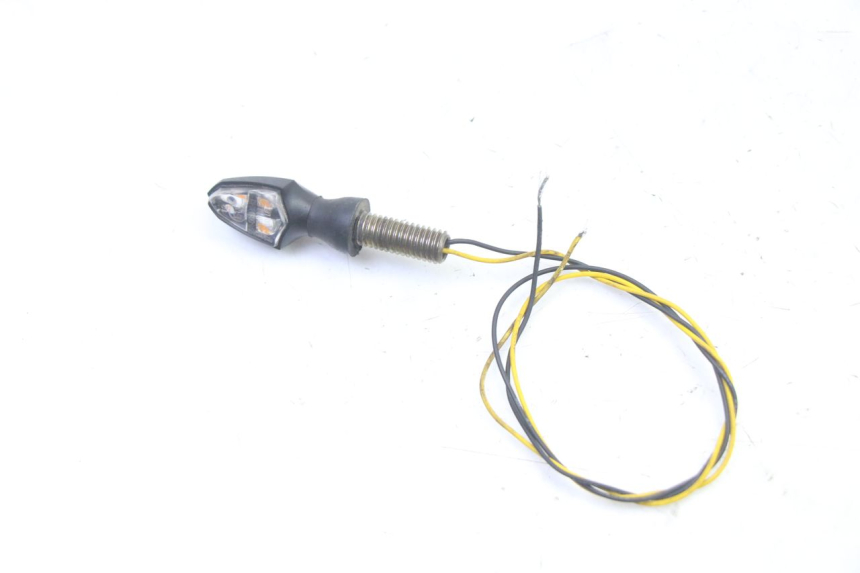 photo de FRONT TURN SIGNAL SUZUKI SV S 650 (2003 - 2009) - Zoom on usage condition