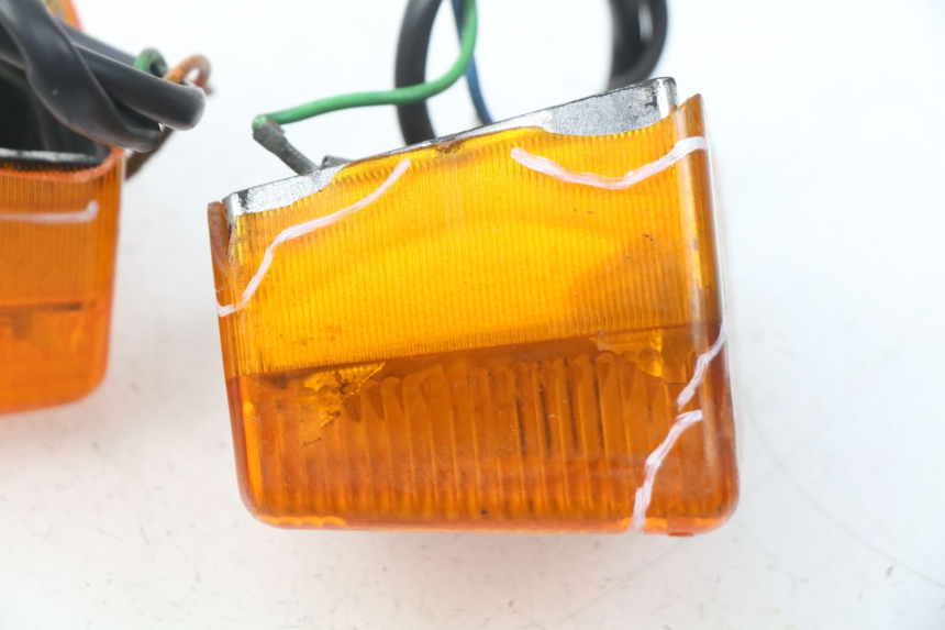 photo de FRONT TURN SIGNAL PEUGEOT SX 80 (1986 - 1995) - Product overview