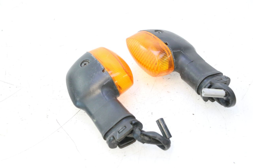 photo de FRONT TURN SIGNAL YAMAHA TDM ABS 900 (2002 - 2014) - Fixing points details
