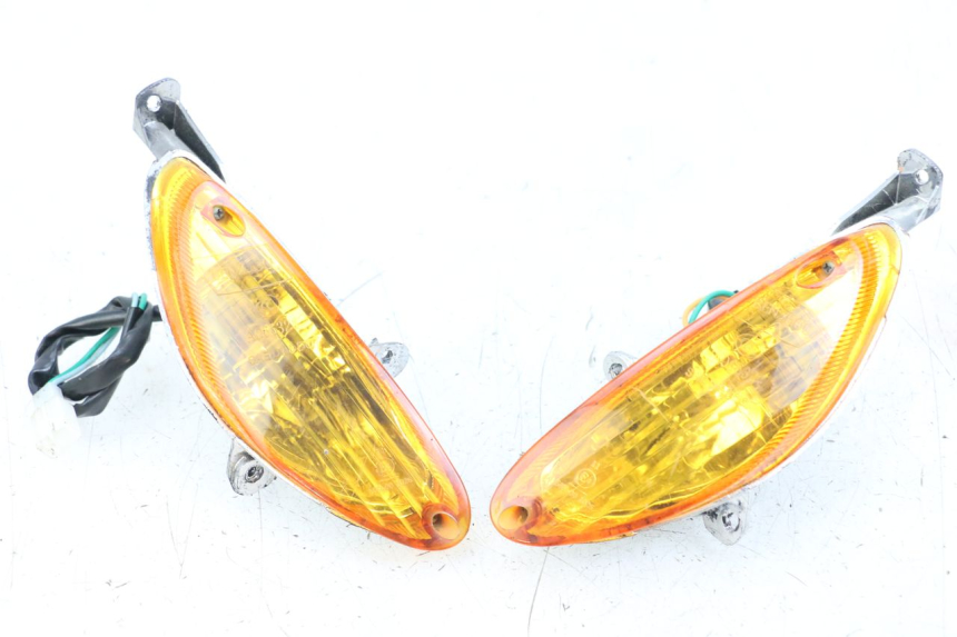 photo de FRONT TURN SIGNAL BAOTIAN TRAVEL SPIRIT 50 (2010 - 2012) - Main view