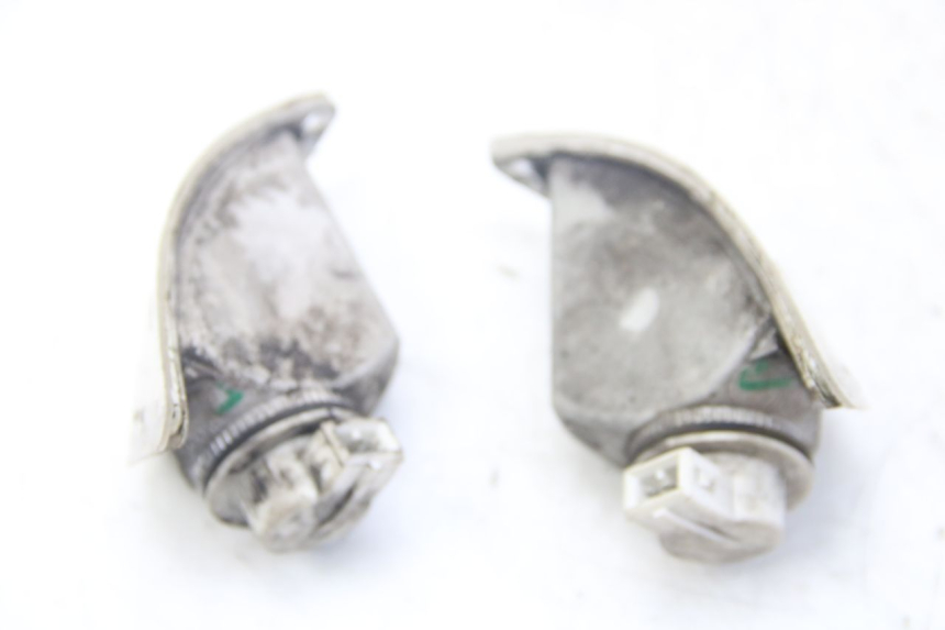 photo de FRONT TURN SIGNAL PIAGGIO VESPA S 2T 50 (2007 - 2014) - Fixing points details