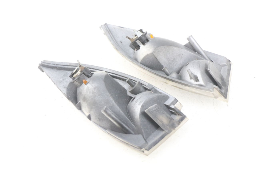 photo de FRONT TURN SIGNAL PEUGEOT VIVACITY 100 (1999 - 2008) - Product overview